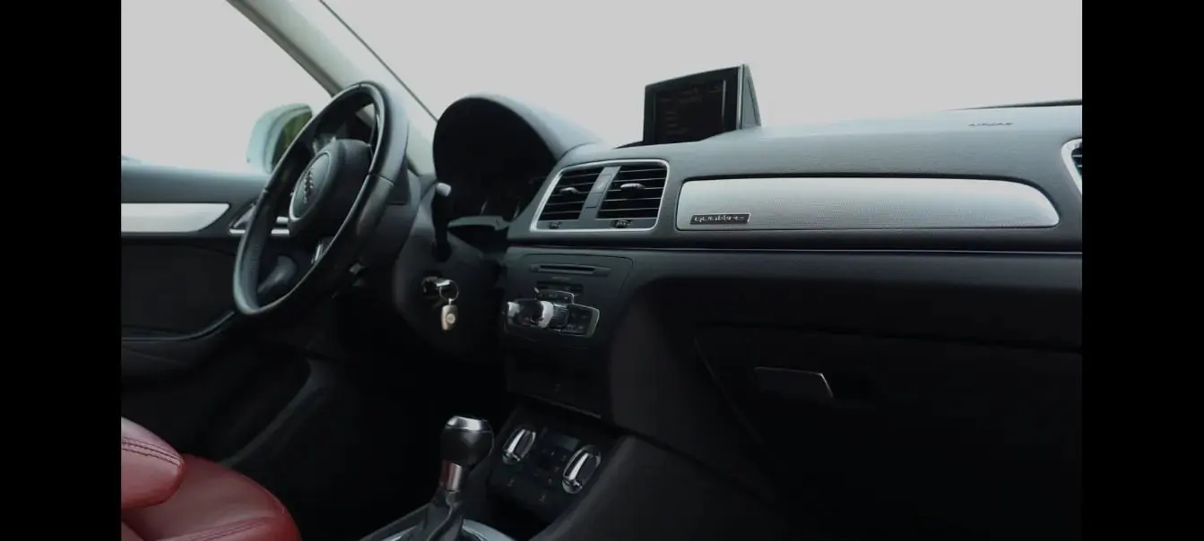 Audi Q3 2012 – interior