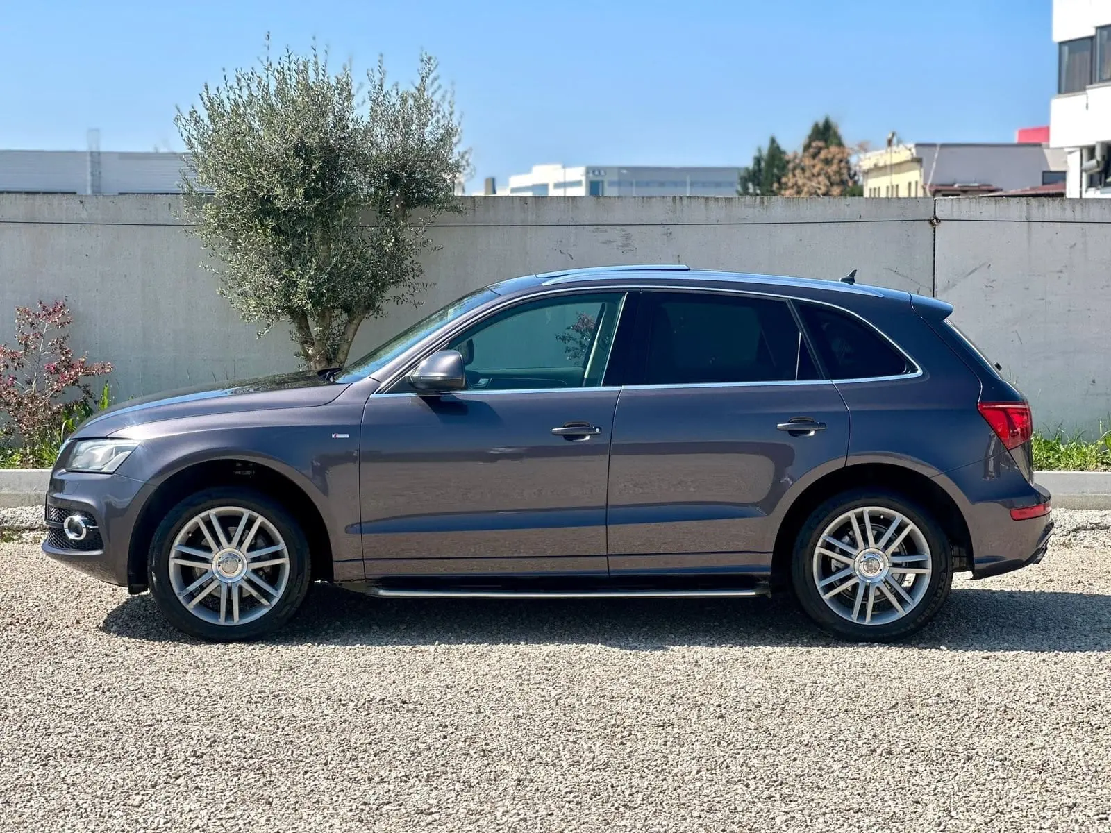 Audi Q5 2010 – rear view