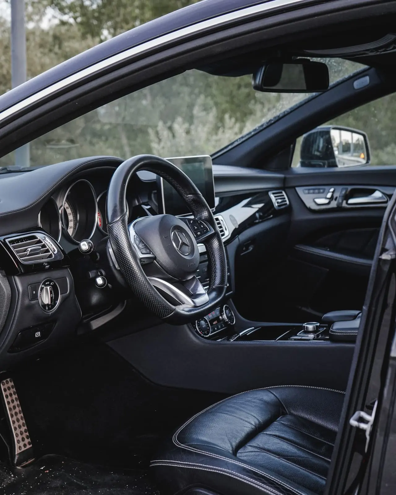 Mercedes-Benz CLS 2017 – interior