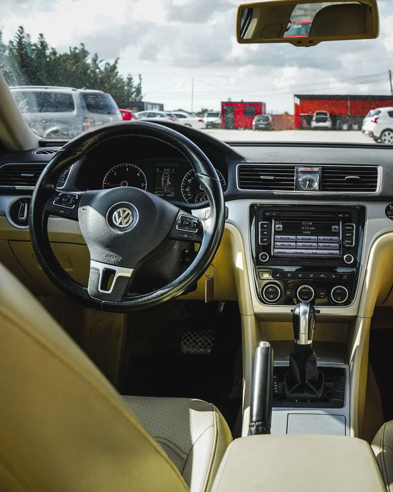 Volkswagen Passat 2012 – interior